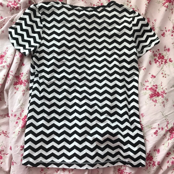 black & white tshirt - Picture 2 of 2